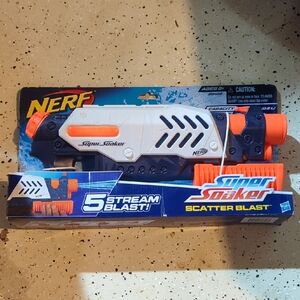 Nerf Super Soaker Scatter Blast - White, Orange, and Blue